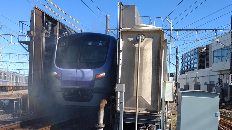 車両自動洗浄機