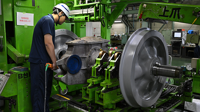 輪軸着脱装置（車輪嵌替）